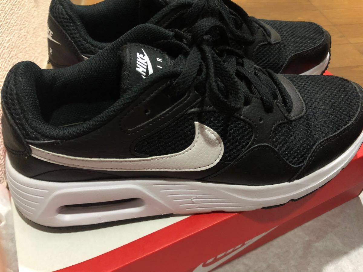 25㎝ NIKEナイキ エア マックス スニーカー ブラック×ホワイト 25㎝ NIKEナイキ エア マックス スニーカー ブラック×ホワイト