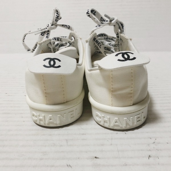 シャネル CHANEL スニーカー 35 G34085 - キャンバス 白 靴 | inmano