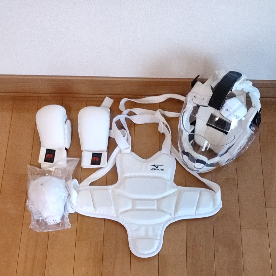 空手防具一式 メンホー 胴当て 拳サポーター ファールカップ 子供用