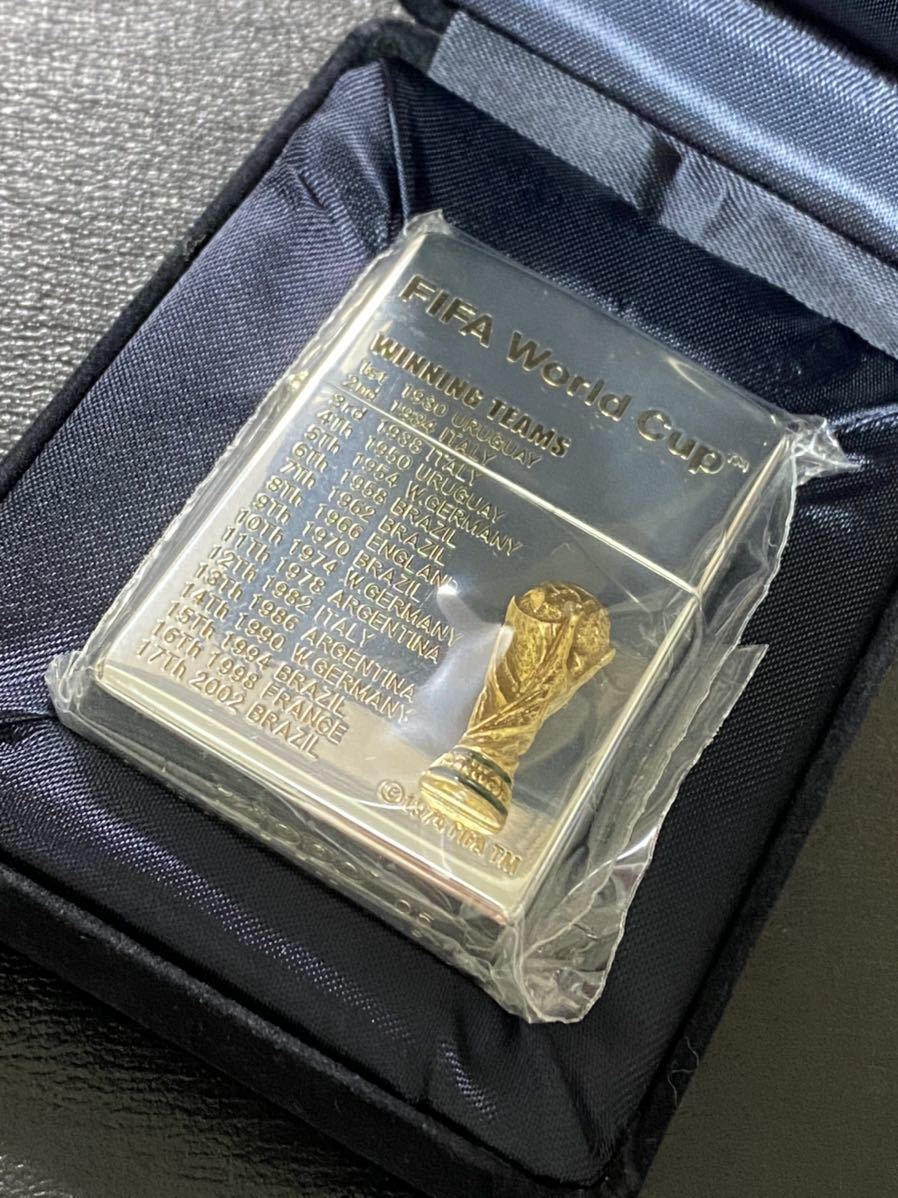 zippo ワールドカップ 立体メタル 限定品 3面加工 希少モデル 2005年製 FIFA WORLD CUP GERMANY シリアルナンバー NO.1725 ベロアケース_画像1