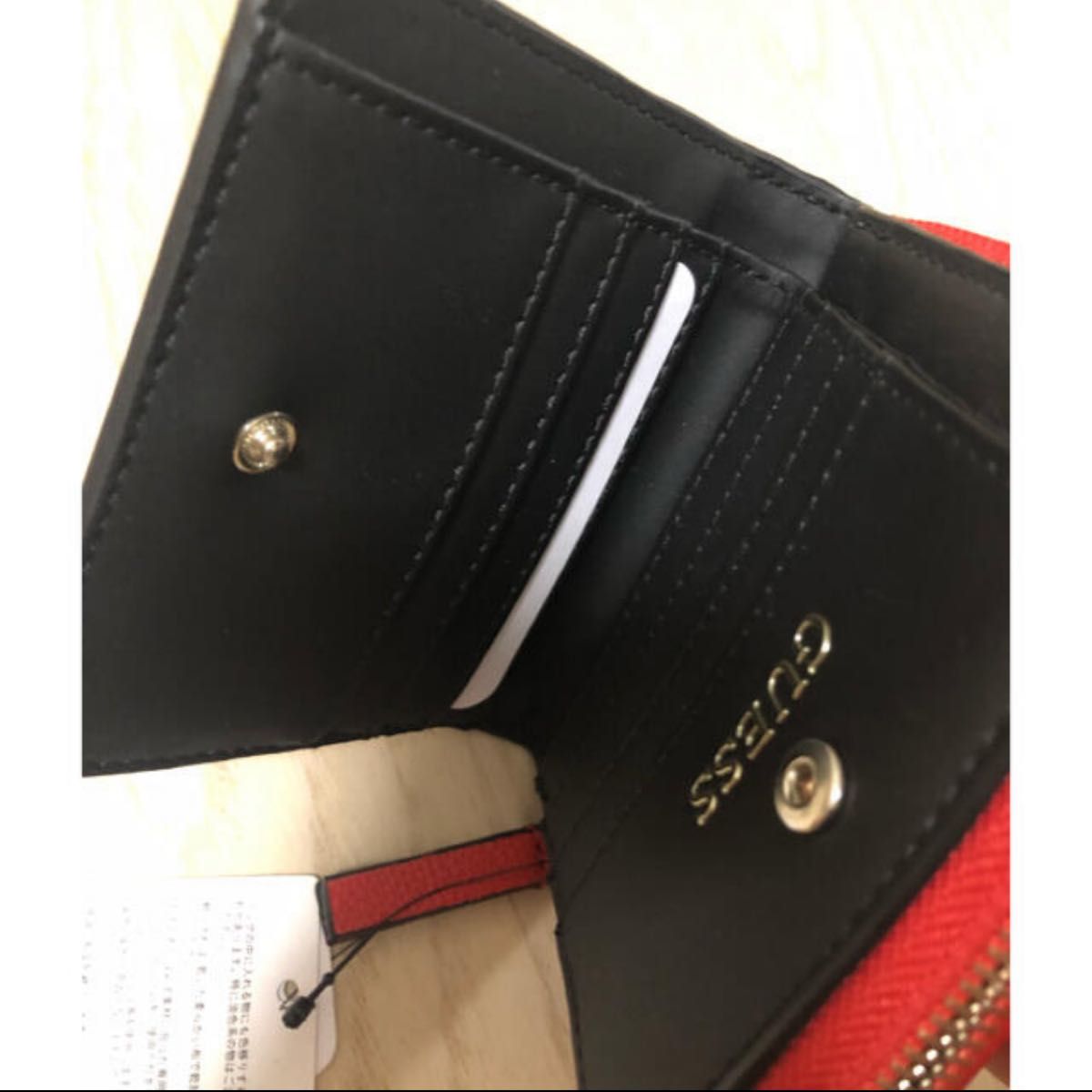 新品未使用品　GUESS ゲス　ミニ財布　レッド　赤