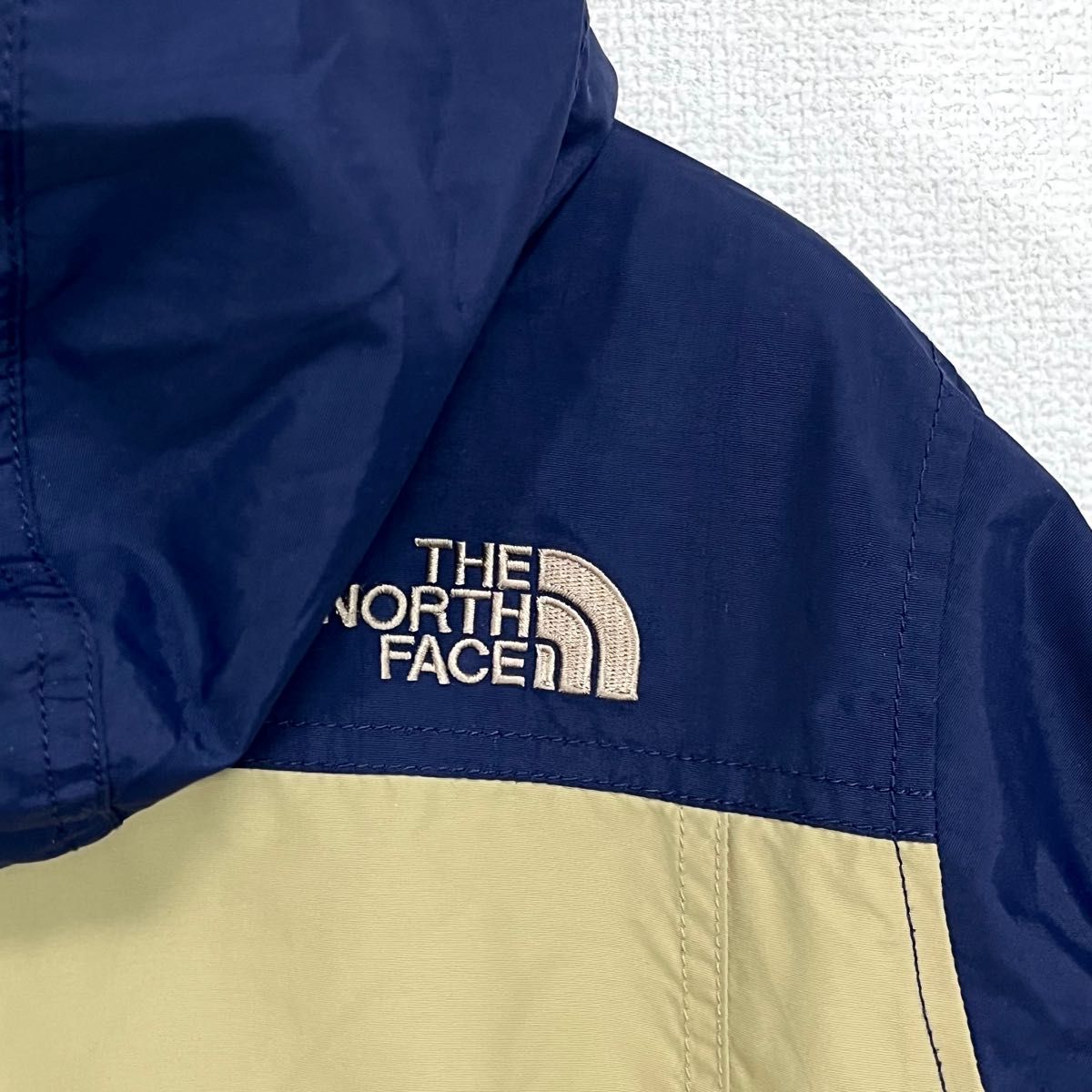 美品人気 ノースフェイス マウンテンパーカー レディースS ロゴ刺繍 収納多数 THE NORTH FACE ナイロンジャケット