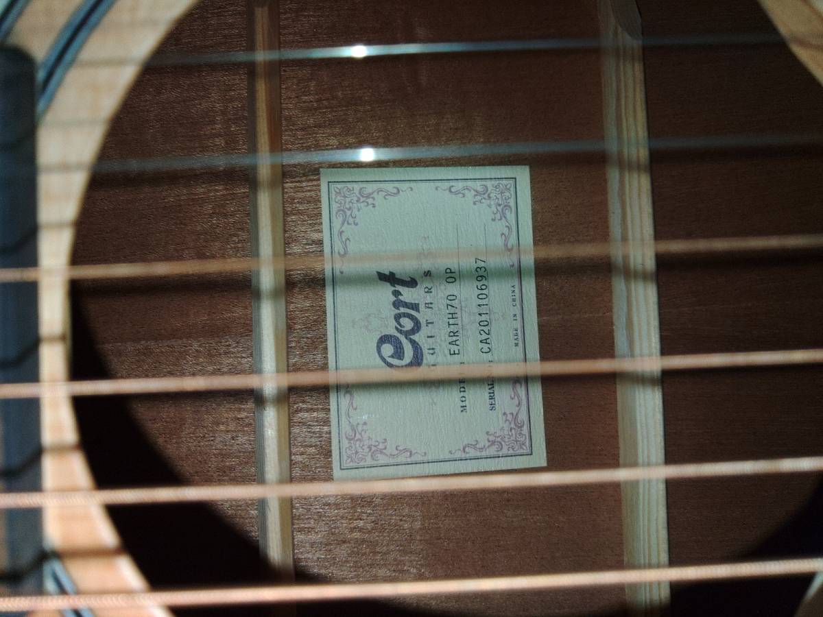 【中古美品】Cort Earth70 Open Pore アコースティックギター 【ソフトケース、ストラップ付き】 _画像4