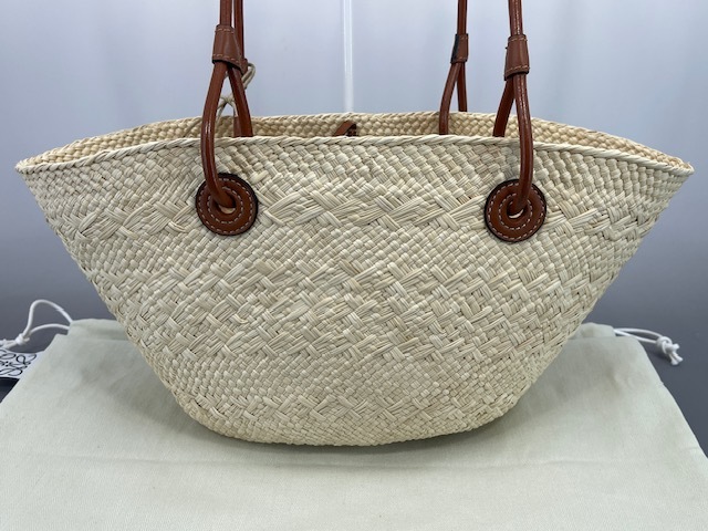 ロエベ LOEWE アナグラム バスケットバッグ スモール (イラカヤシ