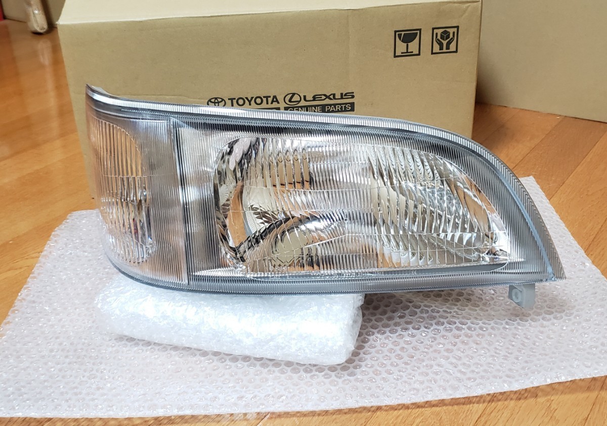 トヨタ│純正部品│100系 ハイエース KZH100 ヘッドライト│右側│RZH