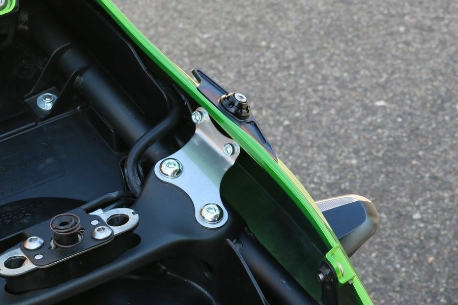 PMC│グラブバー オフセットプレート│kawasaki ZRX1200 DAEG PMC│グラブバー オフセットプレート│kawasaki ZRX1200 DAEG