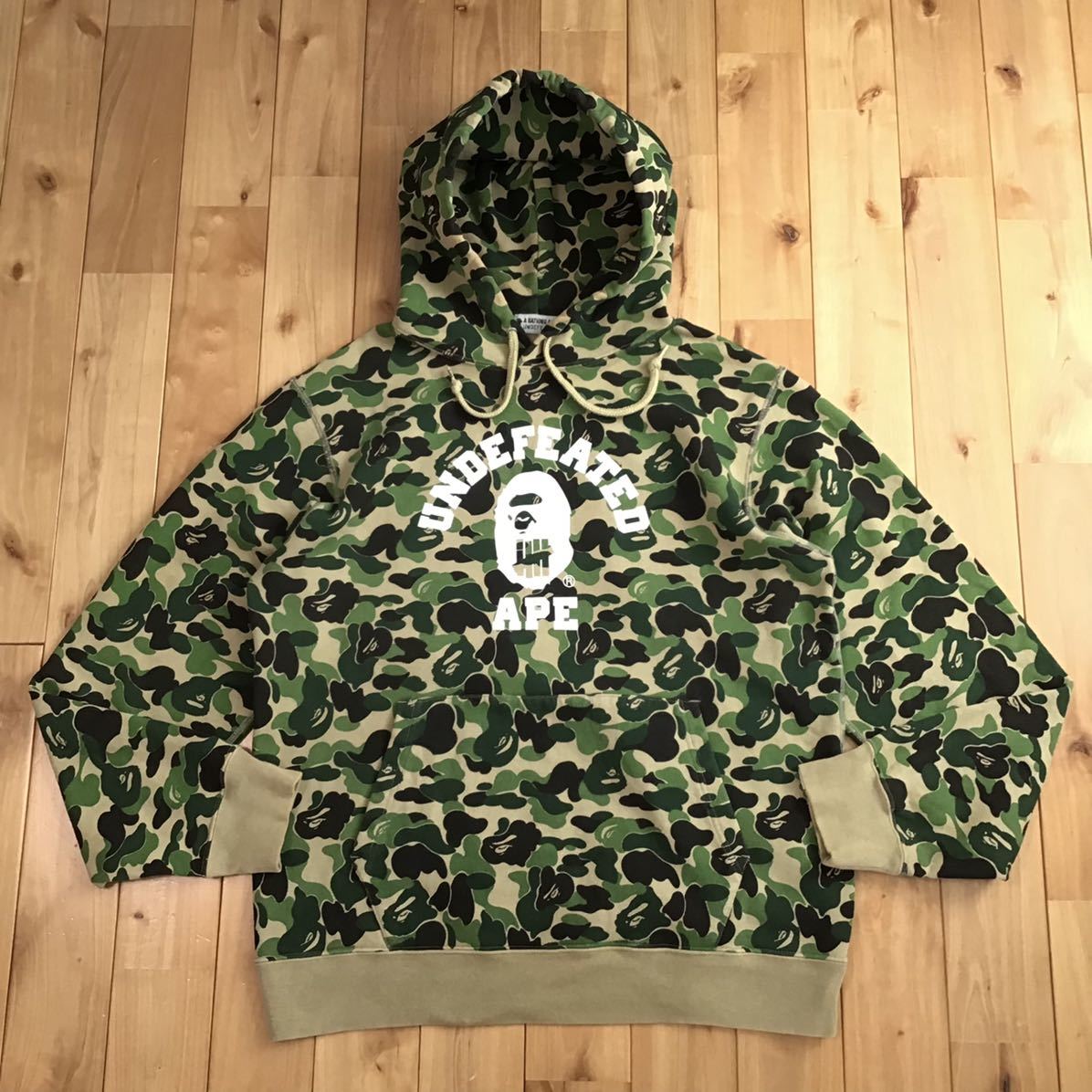 Undefeated × BAPE ABC camo COLLEGE PULLOVER HOODIE Lサイズ a bathing ape カレッジロゴ パーカー エイプ ベイプ ABCカモ 迷彩 ti5