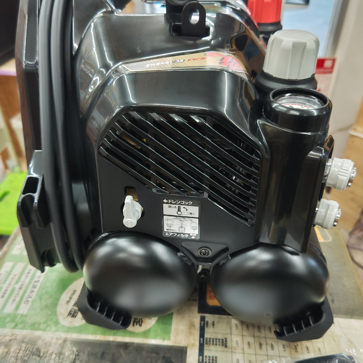 未使用品(店頭展示品)】☆ハイコーキ(HIKOKI ※旧:日立工機) 高圧エア
