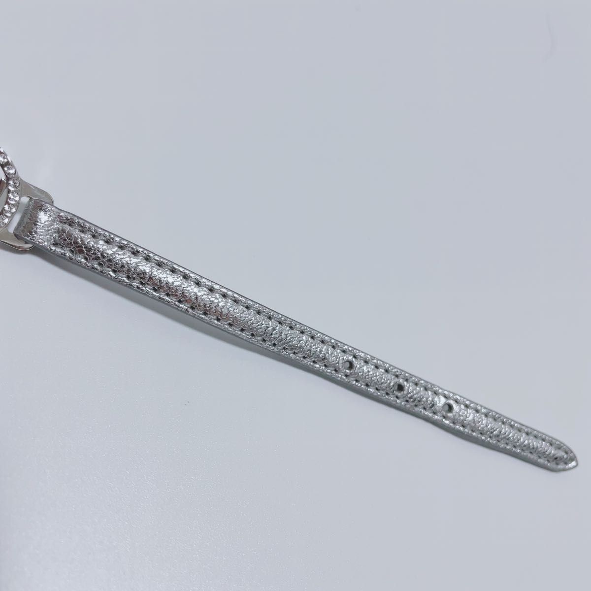 新品》新作 ミュウミュウマドラスレザー ブレスレット シルバー