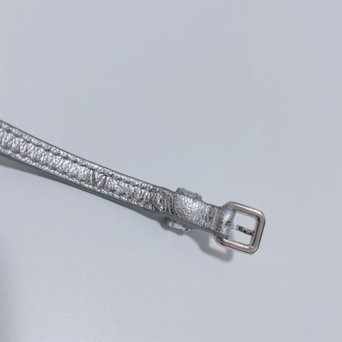 新品》新作 ミュウミュウマドラスレザー ブレスレット シルバー
