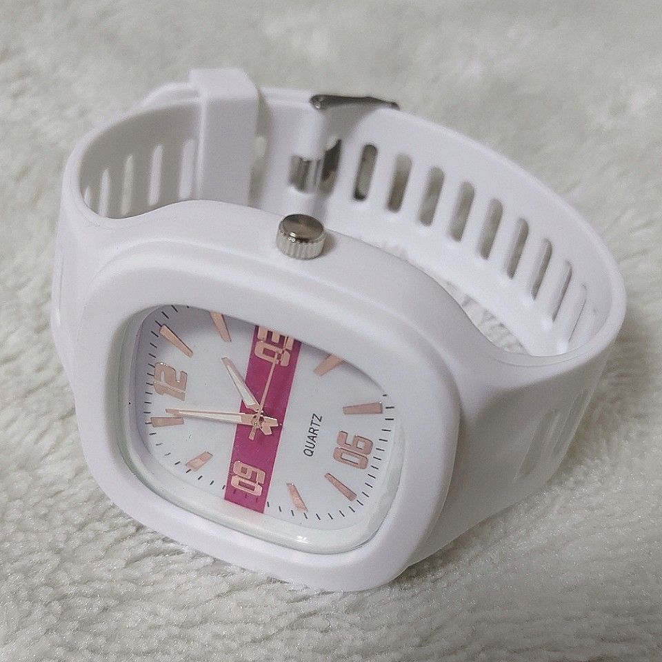 ミラノ タイプ / シリコンラバー ウォッチ / ホワイト & レッド ライン  デザイン 腕時計