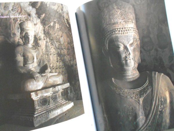図録本 龍門石窟北魏仏唐仏古瓦古陽洞石仏中国仏像如来頭部仏頭 図録本 龍門石窟北魏仏唐仏古瓦古陽洞石仏中国仏像如来頭部仏頭