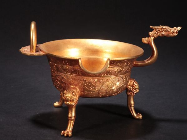 時代物 古銅彫 塗金纏枝紋 獣足龍柄杯」旧銅器 置物擺件 賞物 中国古 