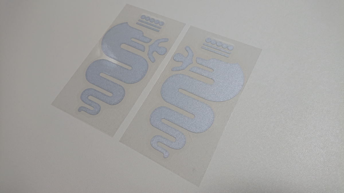  Alpha Romeo cut pulling out type bi show ne. Sune -k sticker 10cmx5.8cm left right against . set type color : silver white 