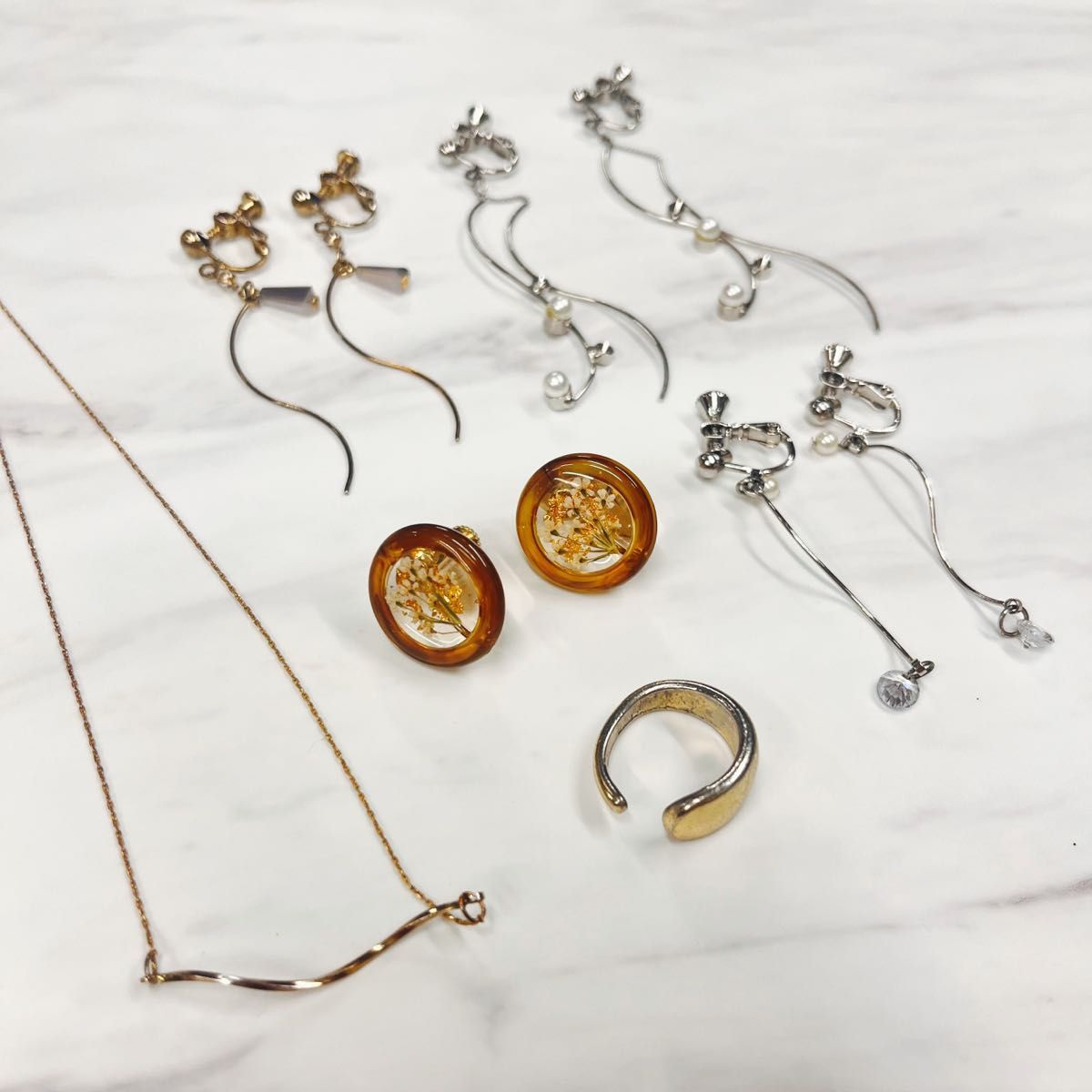アクセサリーまとめ売り ネックレス イヤリング イヤーカフ ゴールドアクセ シルバーアクセ