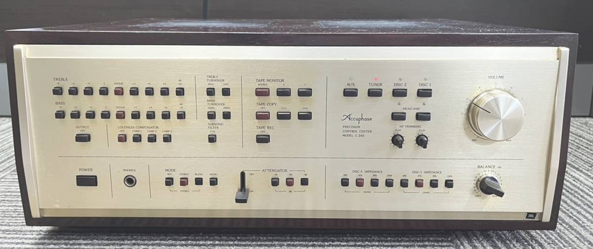 Accuphase アキュフェーズ C-240 プリアンプ コントロールアンプ Accuphase アキュフェーズ C-240 プリアンプ コントロールアンプ