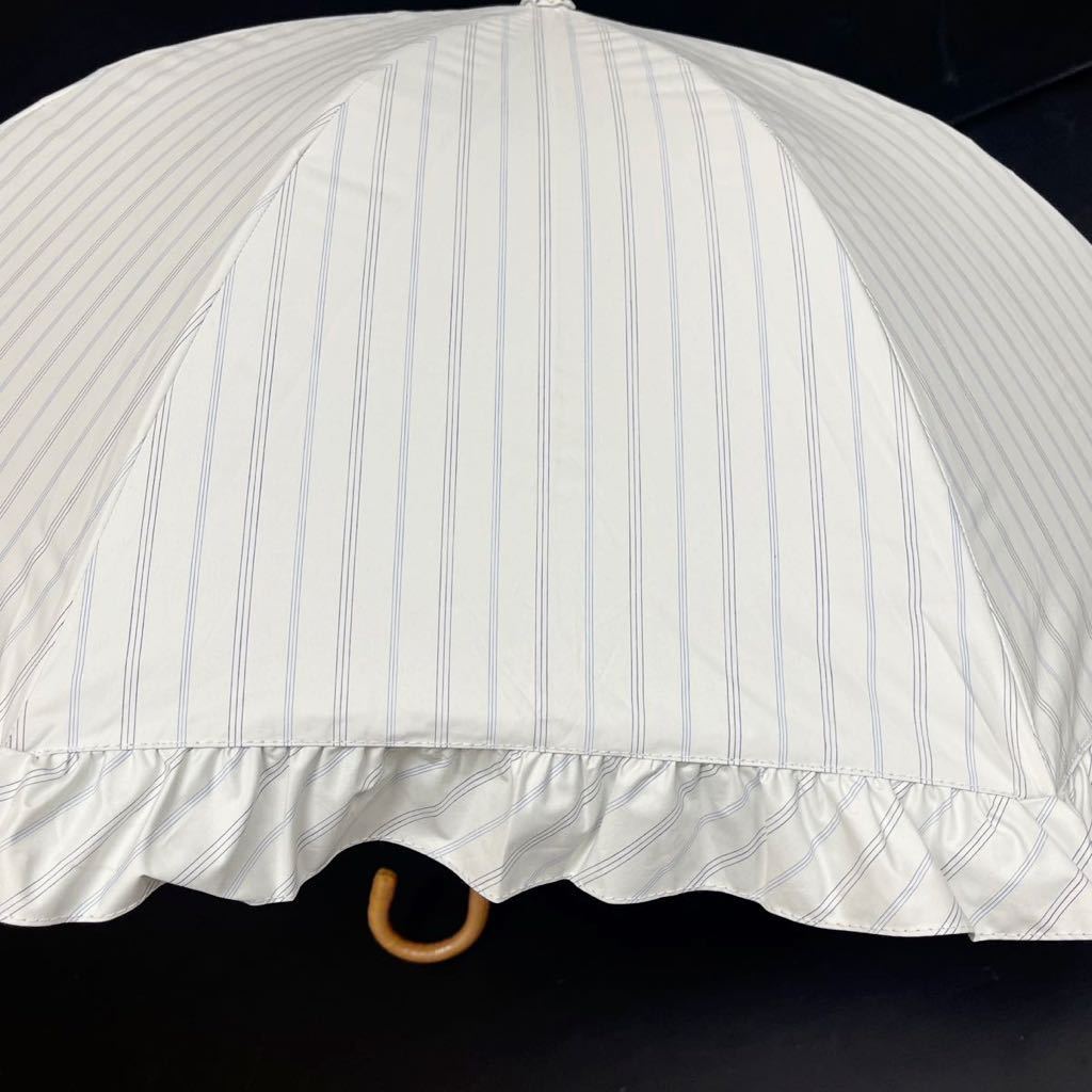  new goods 51980 Lanvin on blue (LANVIN en Bleu) * eggshell white frill stripe 1 class shade . rain combined use parasol umbrella .. shade moon bat 