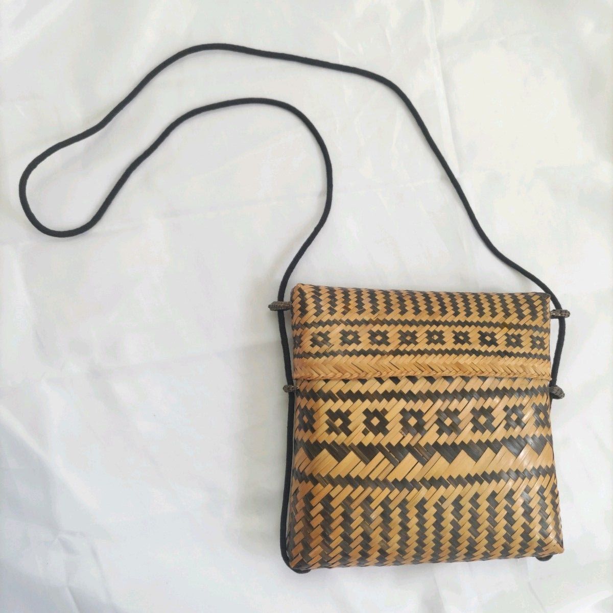 竹素材のミニポシェット型スライドショルダーバッグ  かごバッグ カゴバッグ 編み籠  手作り ハンドメイド 伝統工芸品