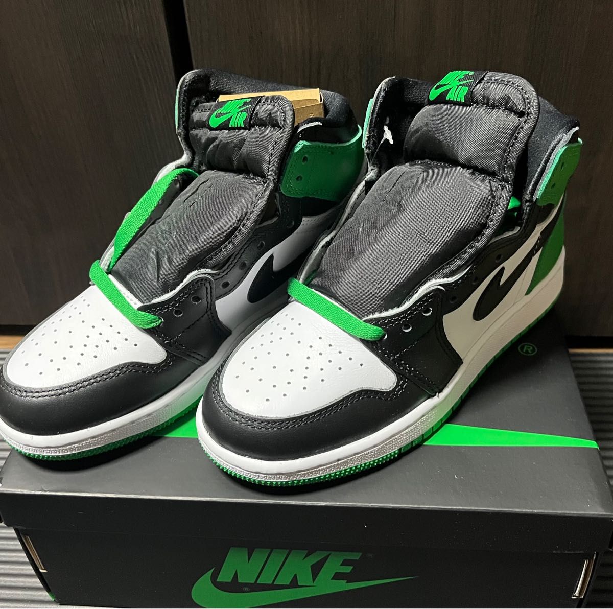 Nike GS Air Jordan 1 Retro High OG Celtics/Black and Lucky Green