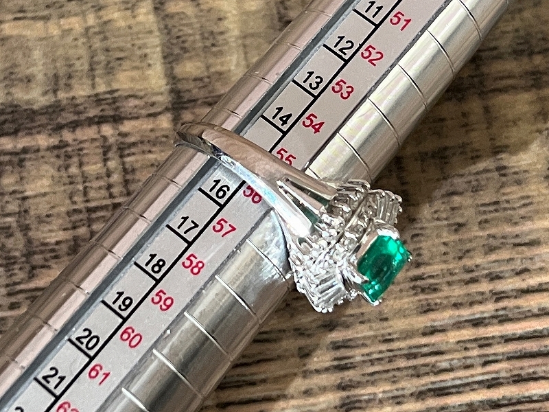 送無 資産 エメラルド 0.86ct 42ピース ダイヤモンド 計0.57ct Pt900