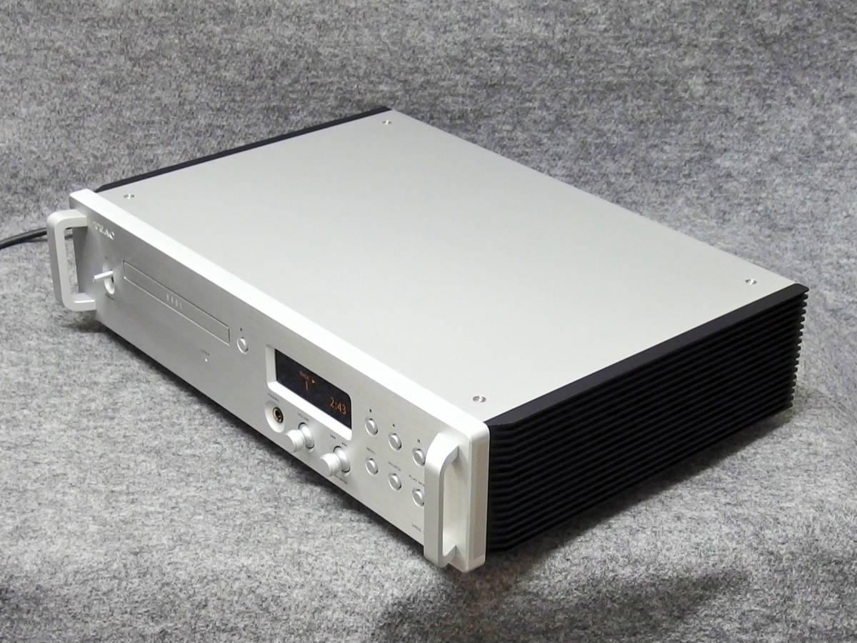 TEAC ティアック / CDプレーヤー / VRDS-701 【未使用に近い・美品