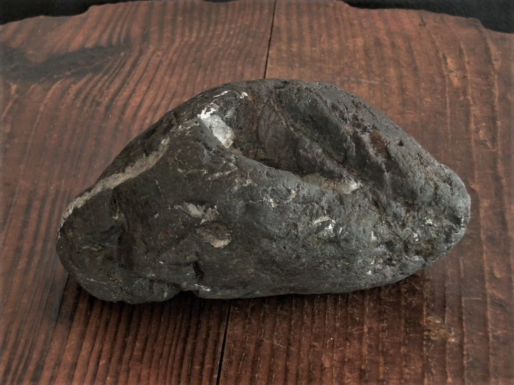 《水石》◆山形石◆黒石◆巣立■産地不明■左右：約13㎝/重さ：約823g_画像2