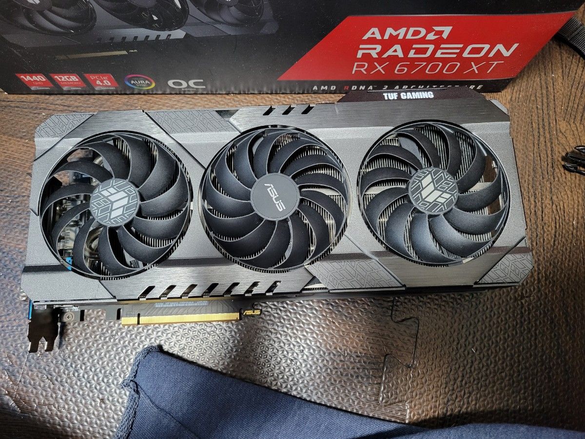 ASUSTek AMD Radeon RX6700XT 搭載 トリプルファンモデル 12GB TUF-RX6700XT-O12G-GAMING  人気特売