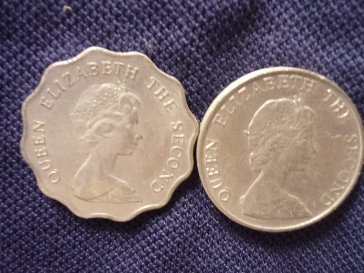  【香港ドル】　2枚～1981年２ドル、1982年５ドル各１枚_２ドル（左）５ドル（右）