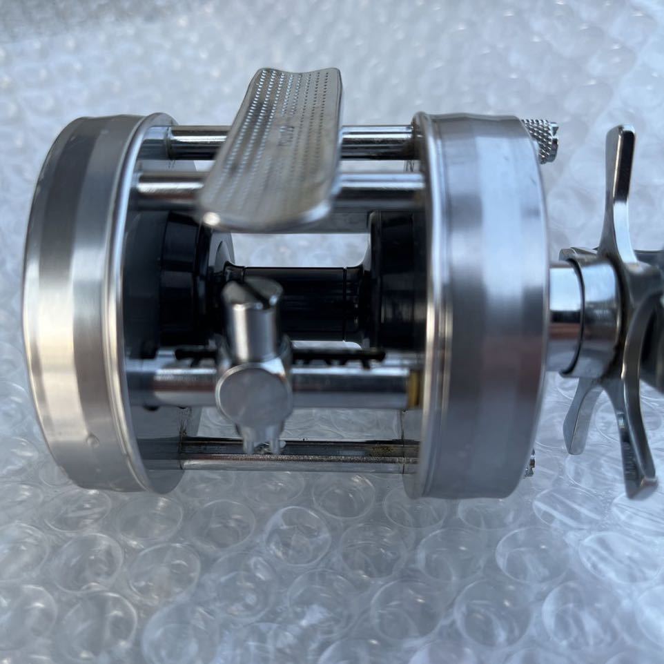 ABU 2500C 76年 分解清掃済 ショートツイン/アブ ambassadeur 検 ABU 2500C 76年 分解清掃済 ショートツイン/アブ ambassadeur 検