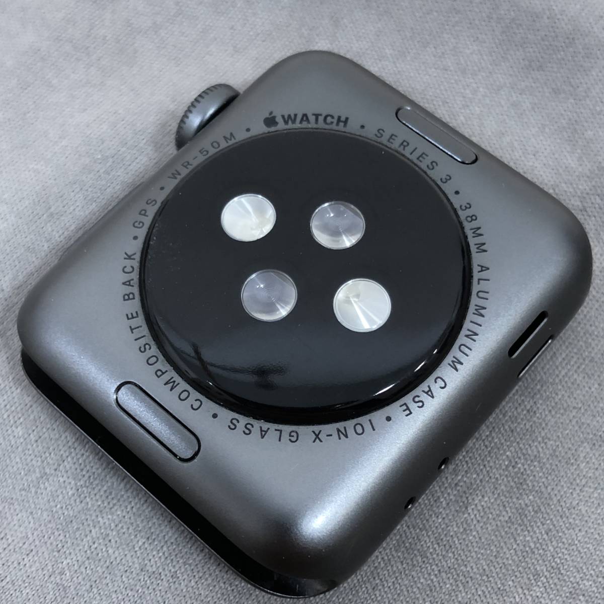 Apple Watch Series3 GPS модель 38mm A1858 б/у / металлический браслет имеется 
