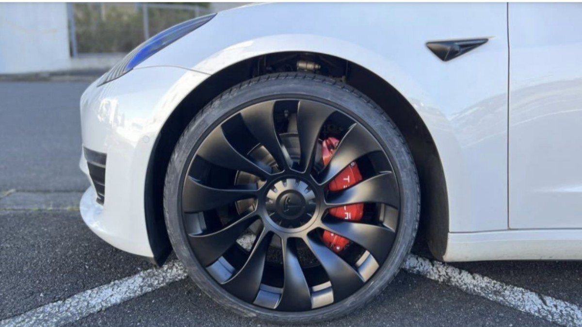 テスラ モデル3 20インチ タイヤ ホイール TPMS 4本セット 2022 テスラ モデル3 20インチ タイヤ ホイール TPMS 4本セット 2022
