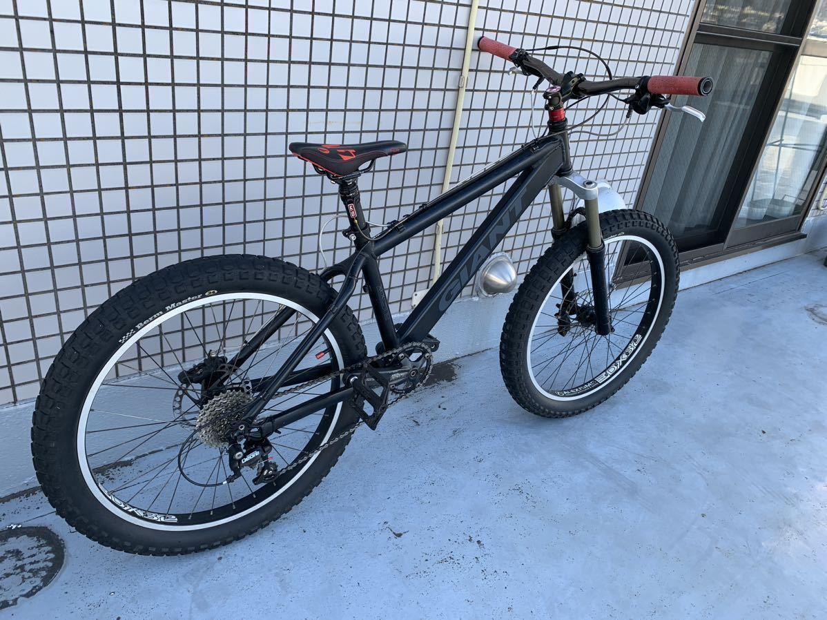 Giant XCX-SE 24インチ ダウンヒルバイク Giant XCX-SE 24インチ ダウンヒルバイク