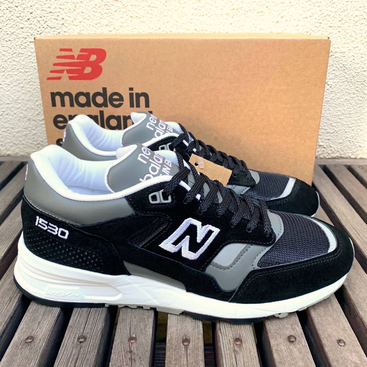 展開店舗限定 UK製 NEW BALANCE M1530BK BLACK×GRAY US7.5D 25.5cm M1500 30th記念モデル スエード 新品 イギリス英国製 ブラック×グレー