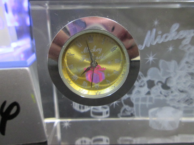ミニー＆ミッキー ３D クリスタル光が変化する 置物＋クリスタルクロック時計（テストOK）＋陶器オルゴール＋フォトフレーム　４個で