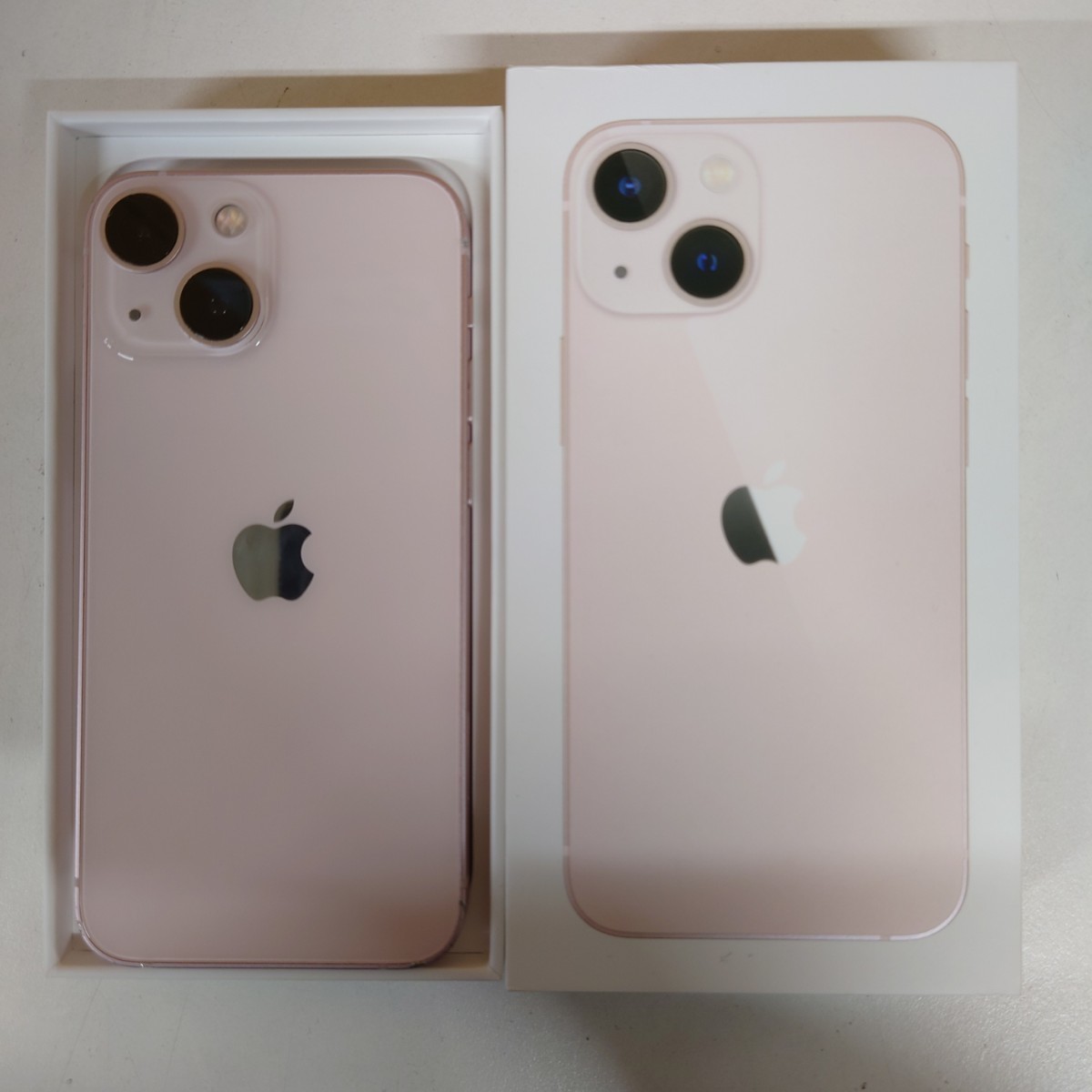 のキャンセ iPhone13 mini A2626 (MLJF3J/A) 128GB ピンク【docomo版 SIMフリー】 Apple 当社3ヶ月間保証 中古 【 中古スマホとタブレット販売のイオシス 】:中古スマホとタブレットのイオシス バンド