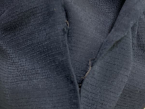 婦人　夏の喪服と帯のセット　正絹　絽　五三の桐の染抜き紋　雲紋様織りの帯　小柄な方に　保管品　_袖口のほつれ