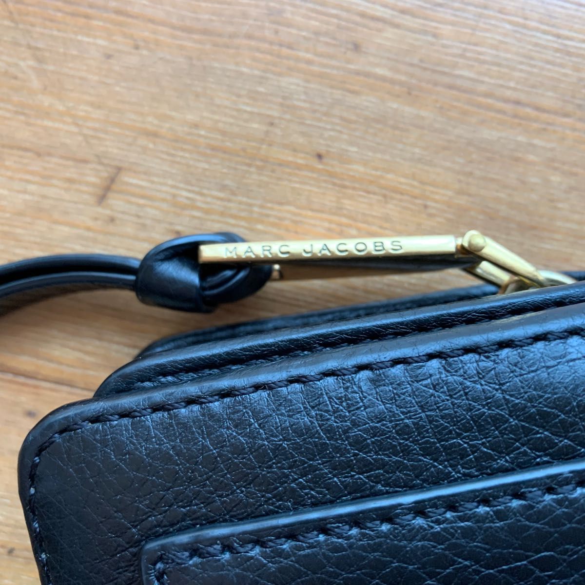 SALE30%OFF MARC JACOBS マークジェイコブス 人気色 ベージュ 本革財布