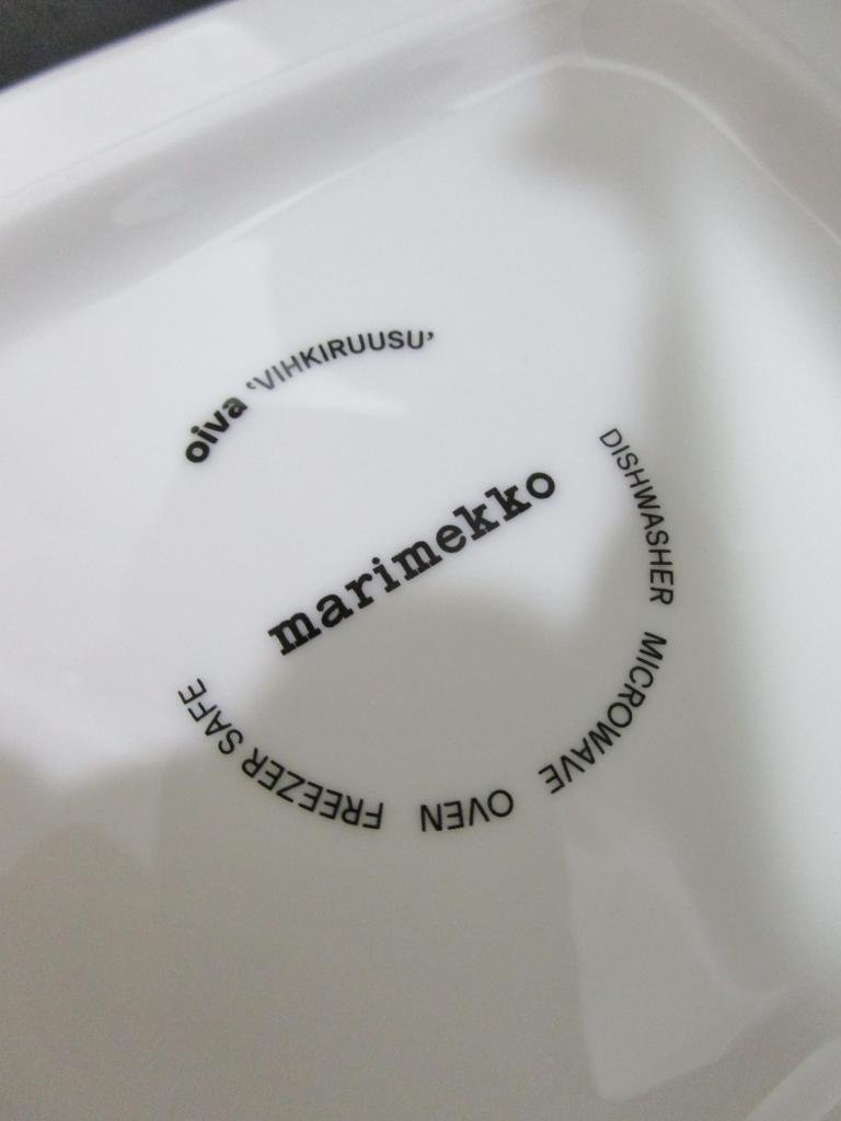 【送料無料】[美品]　marimekko　マリメッコ　Vihkiruusu スクエアプレート　皿　白地に黒柄　ウェディングローズ /n948030_画像5