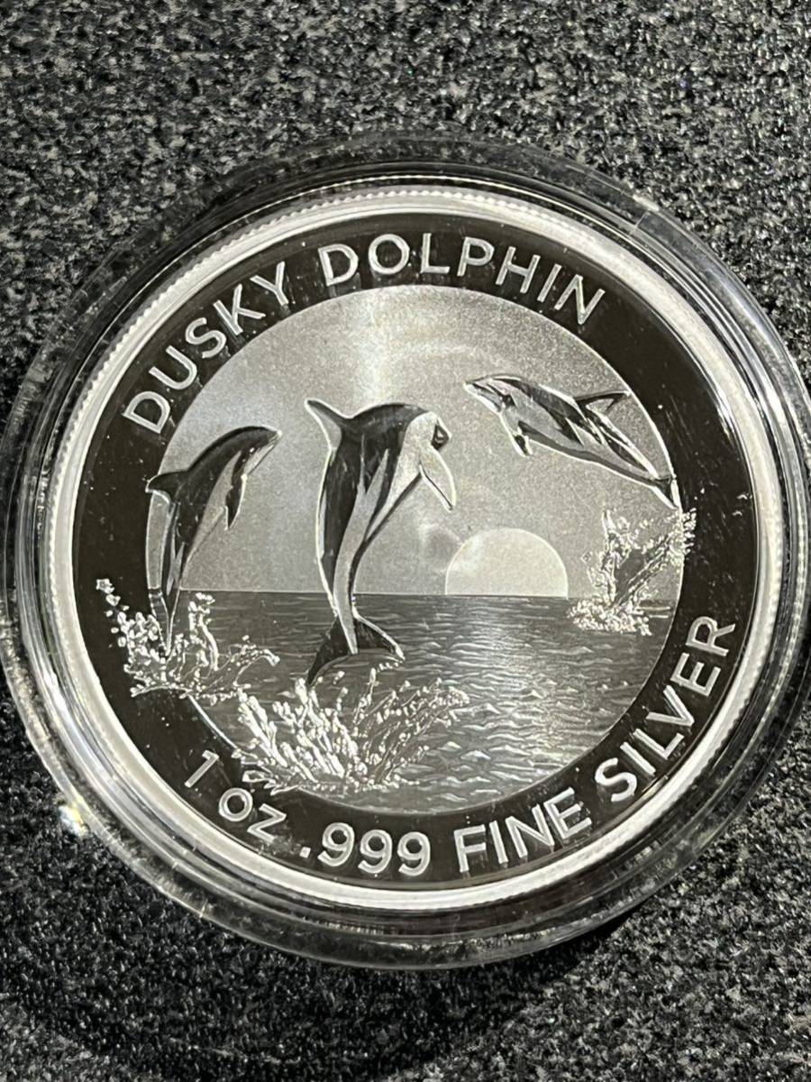 2022年 $1 オーストラリア ダスキー ドルフィン 1オンス シルバー コイン　銀貨　コレクション　新品未使用　イルカ_画像1