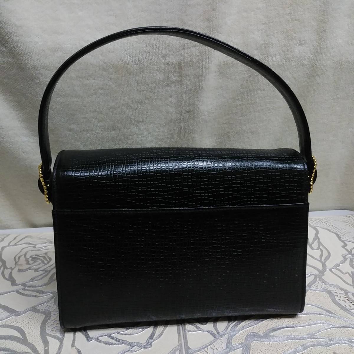 ungaro 2way shoulder bag Ungaro handbag black series color metal fittings 