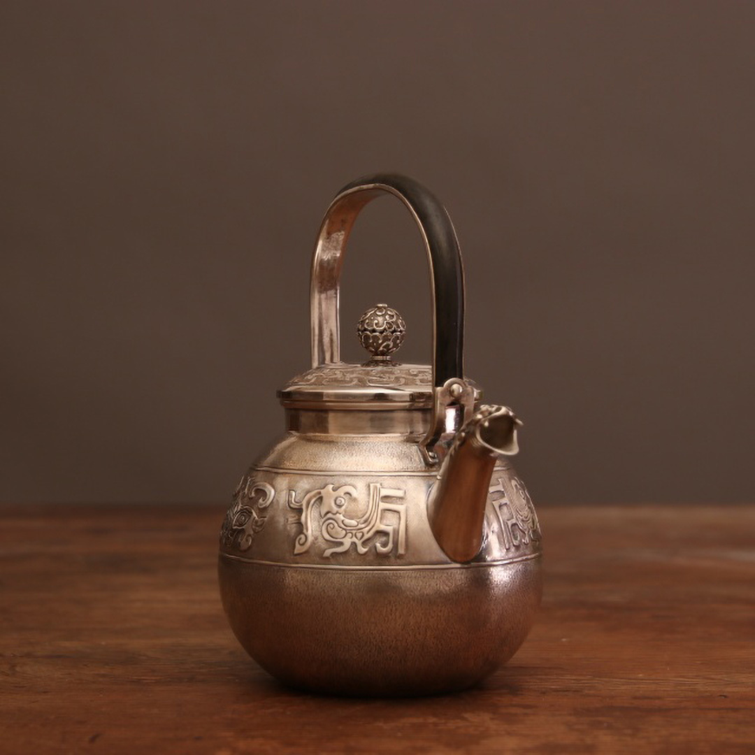  old silver tea .[ original silver made coming off carving ........] silver bin green tea hot water . small teapot tea utensils south . gold . tea utensils era thing LT-05298