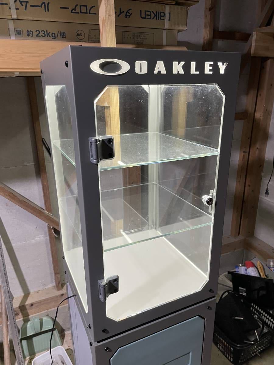 OAKLEY ディスプレイショーケース サブケース 上下セット 非売品 店舗