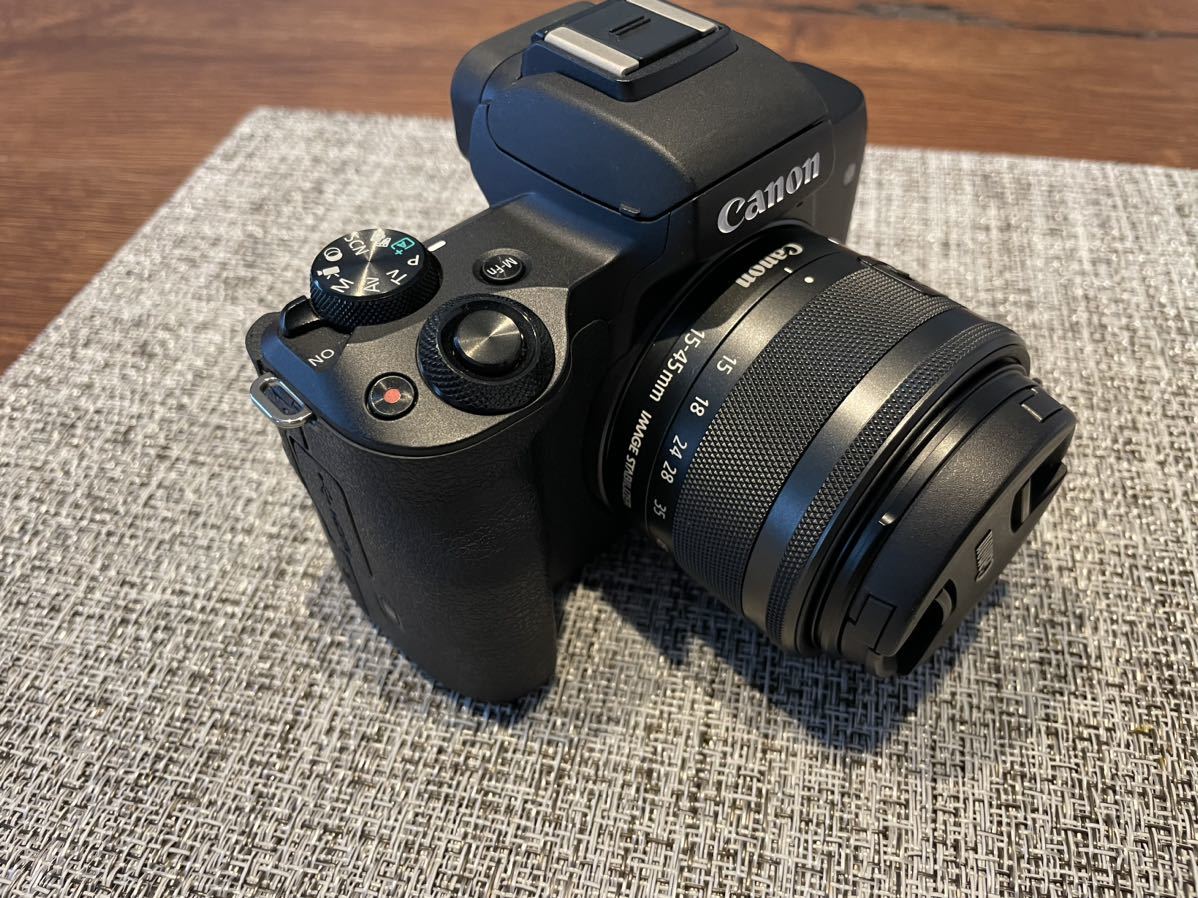 期間限定60%OFF! Canon ミラーレスカメラ EOS Kiss M 標準ズーム