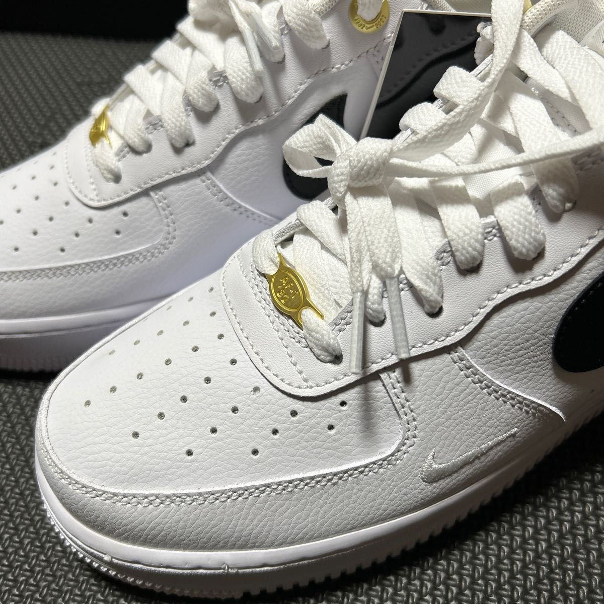 NIKE AIR FORCE 1 07 LV8 ナイキ エア フォース 1 07 LV8白黒金 NIKE AIR FORCE 1 07 LV8 ナイキ エア フォース 1 07 LV8白黒金