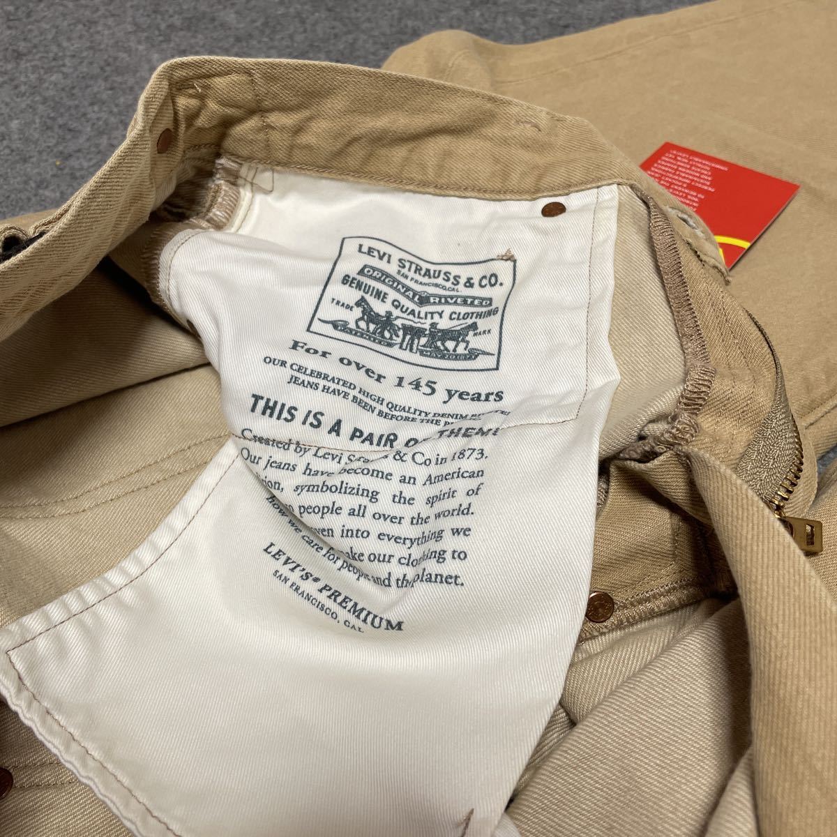 W30 定価14300円 新品 リーバイス レッド 550 リラックス W30 定価14300円 新品 リーバイス レッド 550 リラックス