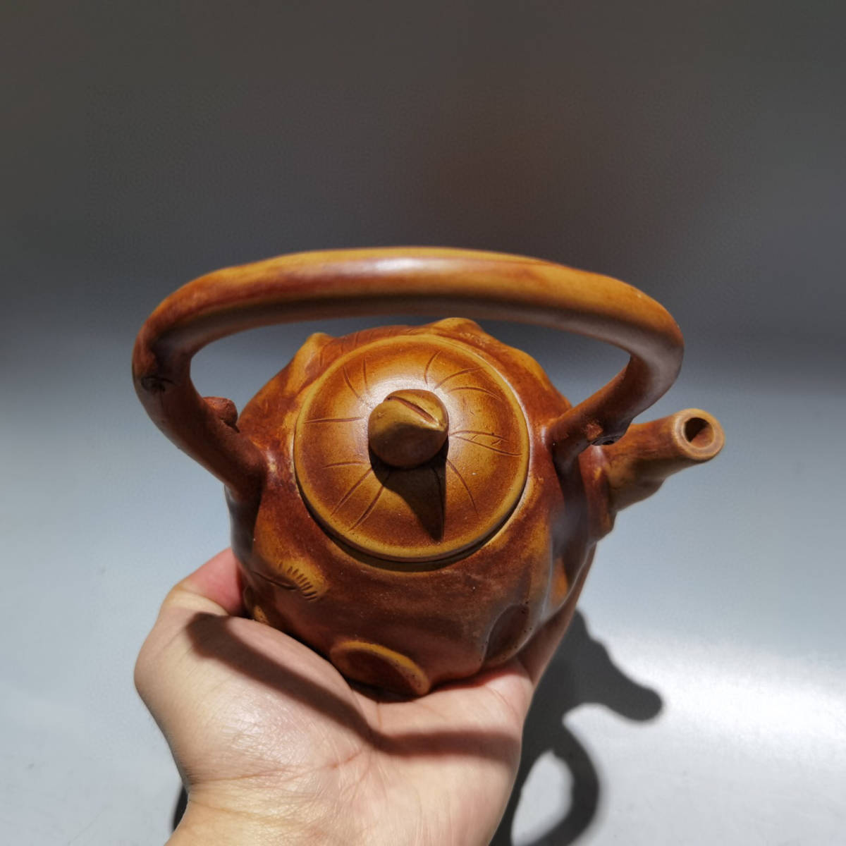紫砂壺・供香提梁壺・原礦黄段泥・供春款『収蔵家蔵』茶道品・稀少珍品