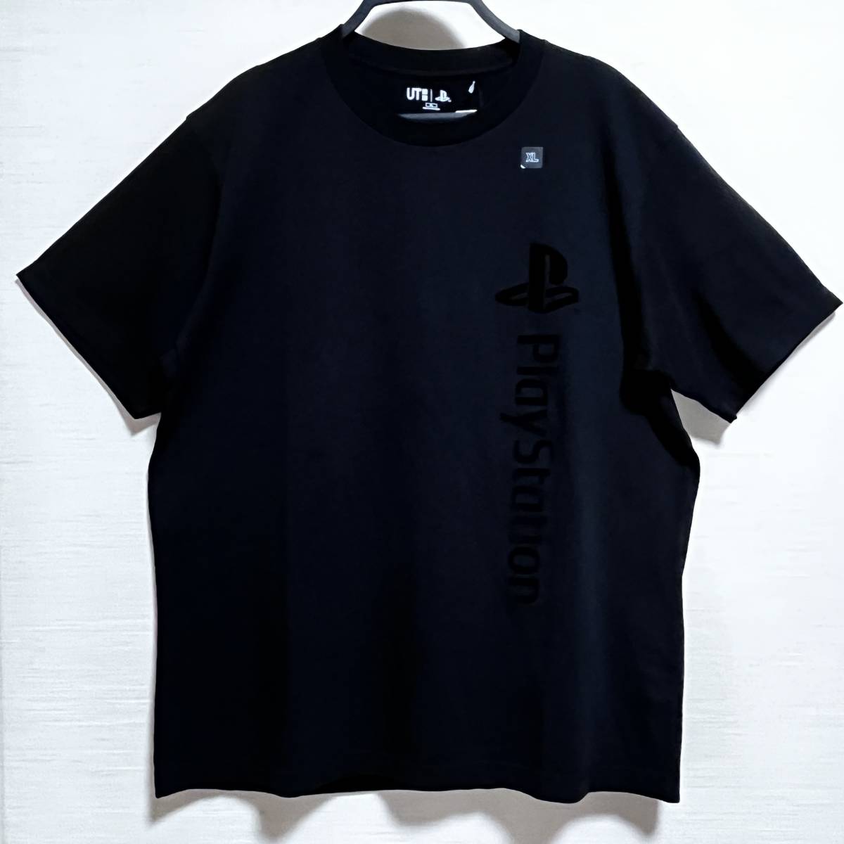 UNIQLO(ユニクロ) - MEN プレイステーション UT グラフィック Tシャツ レギュラーフィット 黒色 XLサイズ 歴代 プレステ (未使用 完売品)_画像3