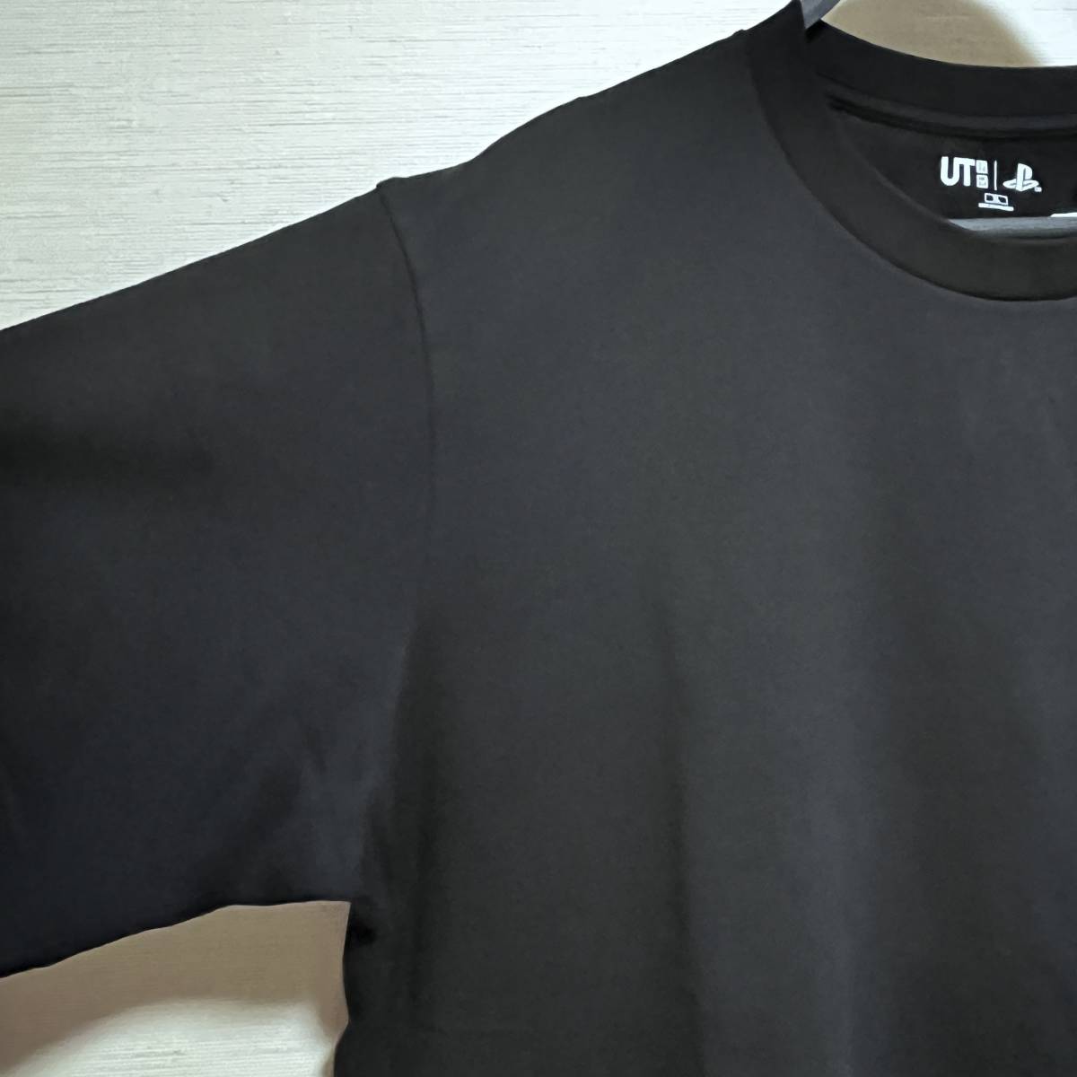 UNIQLO(ユニクロ) - MEN プレイステーション UT グラフィック Tシャツ レギュラーフィット 黒色 XLサイズ 歴代 プレステ (未使用 完売品)_画像4