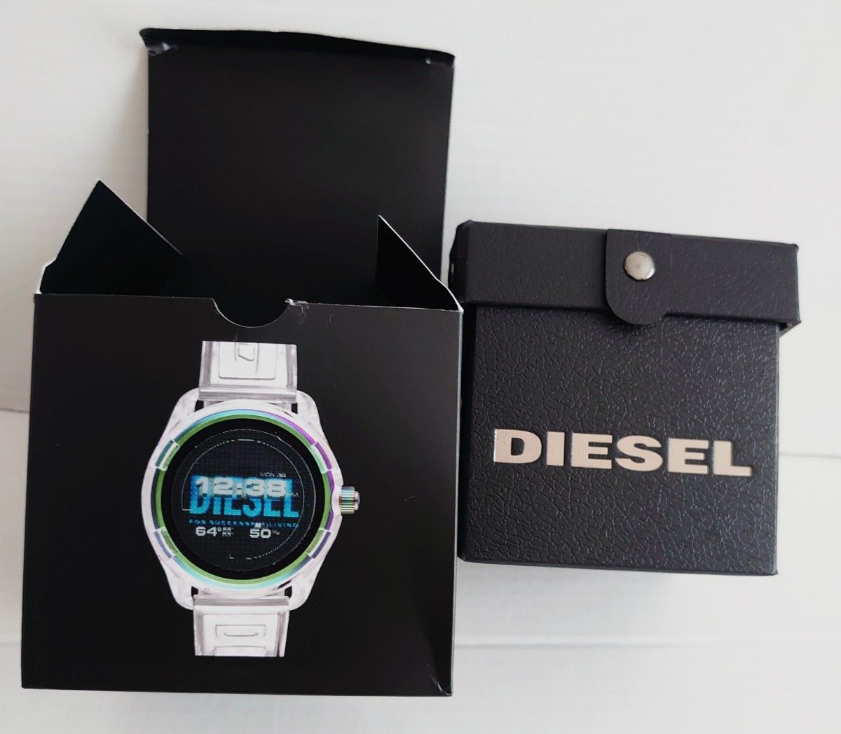 DIESEL ディーゼルスマートウォッチ DZT2021 新品未使用 クリア DIESEL ディーゼルスマートウォッチ DZT2021 新品未使用 クリア