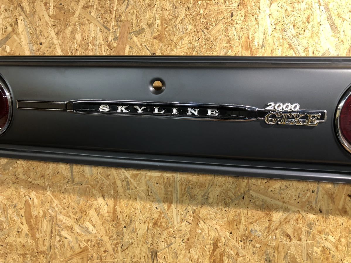 スカイラインGC111 ケンメリ バックパネル テールランプ エンブレム